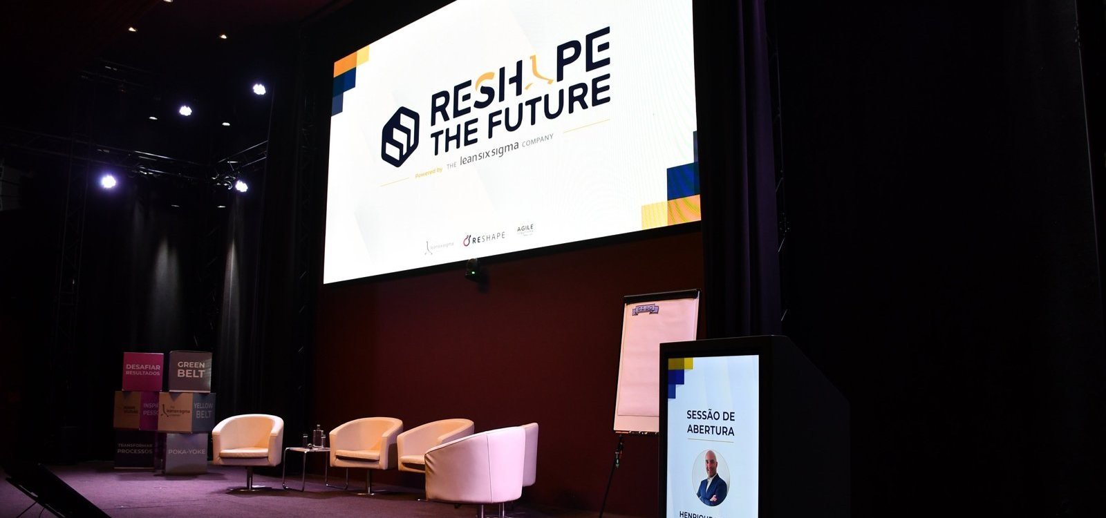 Palco do evento Reshape The Future